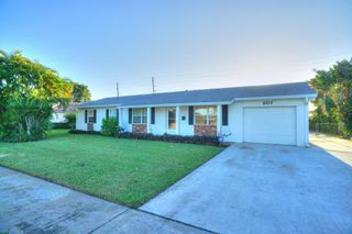 807 Easterly Road, North Palm Beach, FL 33408