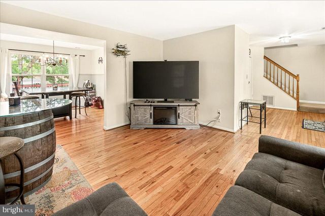 3847 HOLLY DR, Edgewater, MD 21037