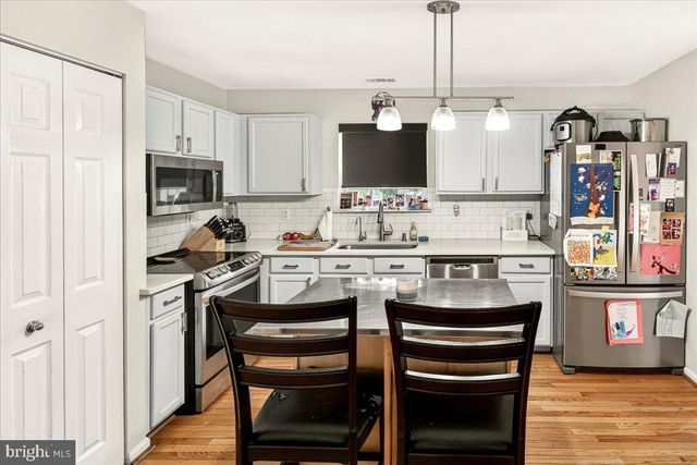 3847 HOLLY DR, Edgewater, MD 21037