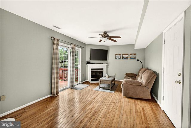3847 HOLLY DR, Edgewater, MD 21037