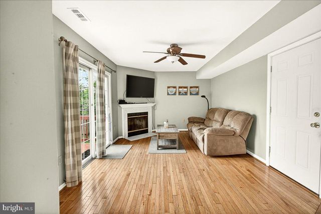 3847 HOLLY DR, Edgewater, MD 21037