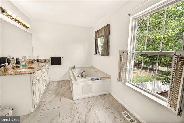 3847 HOLLY DR, Edgewater, MD 21037