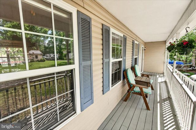 3847 HOLLY DR, Edgewater, MD 21037