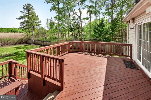 3847 HOLLY DR, Edgewater, MD 21037