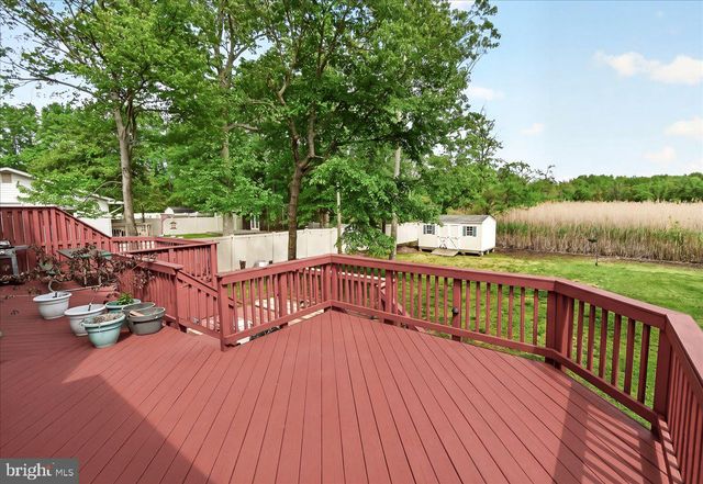 3847 HOLLY DR, Edgewater, MD 21037