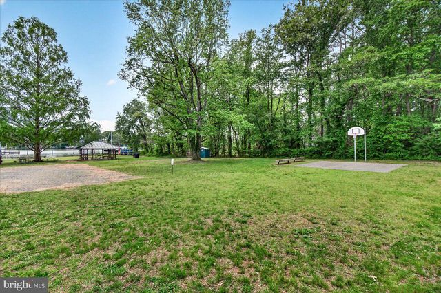 3847 HOLLY DR, Edgewater, MD 21037