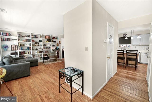 3847 HOLLY DR, Edgewater, MD 21037