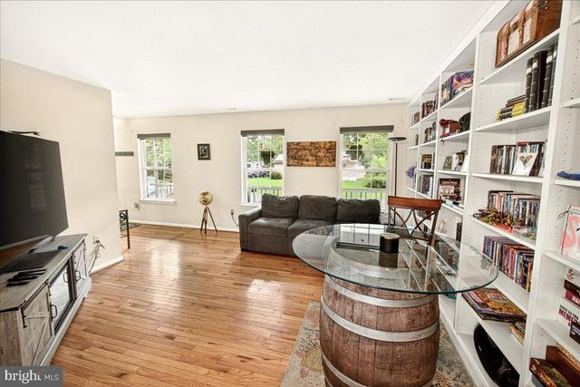 3847 HOLLY DR, Edgewater, MD 21037