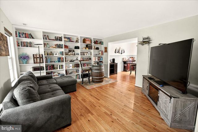 3847 HOLLY DR, Edgewater, MD 21037