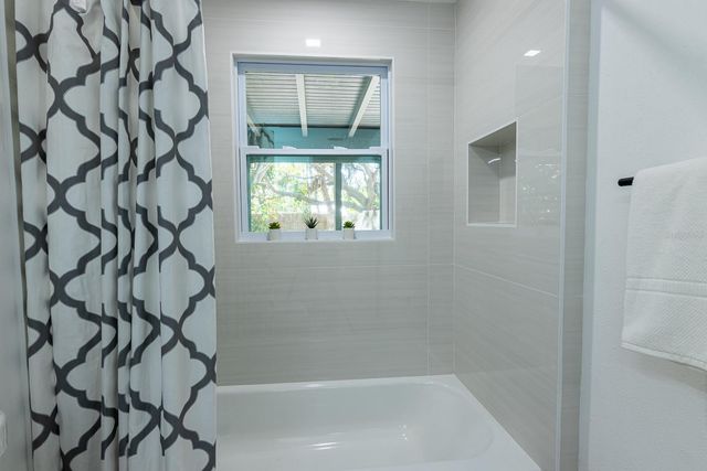 420 ARCHIBALD AVENUE, Sarasota, FL 34243