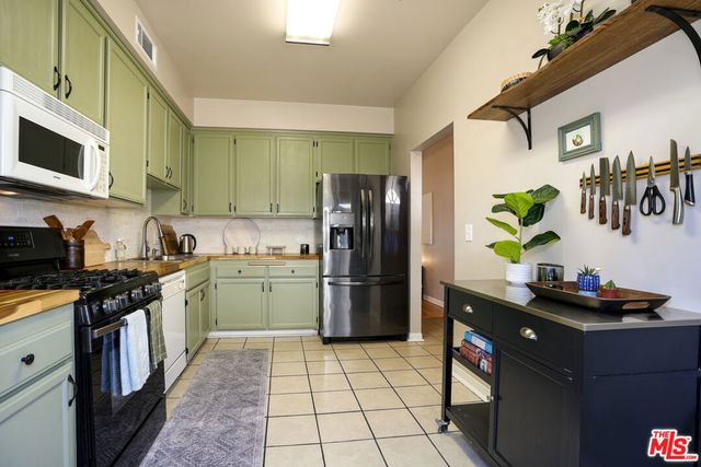 6525 Woodman Avenue 2, Valley Glen, CA 91401