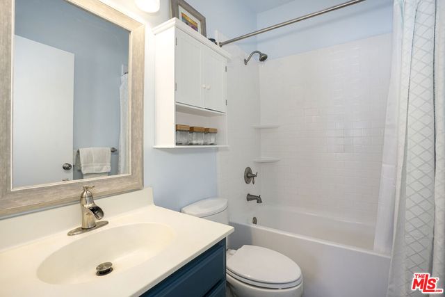 6525 Woodman Avenue 2, Valley Glen, CA 91401