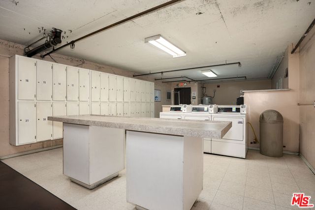 6525 Woodman Avenue 2, Valley Glen, CA 91401