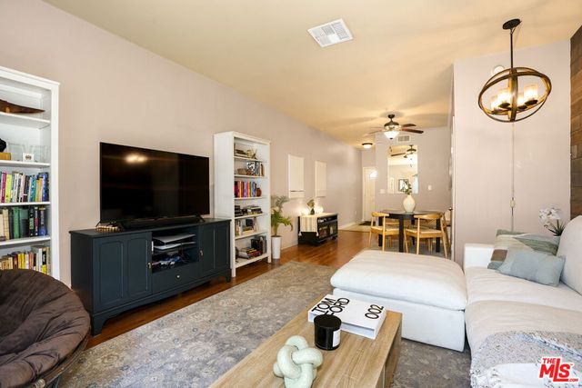 6525 Woodman Avenue 2, Valley Glen, CA 91401