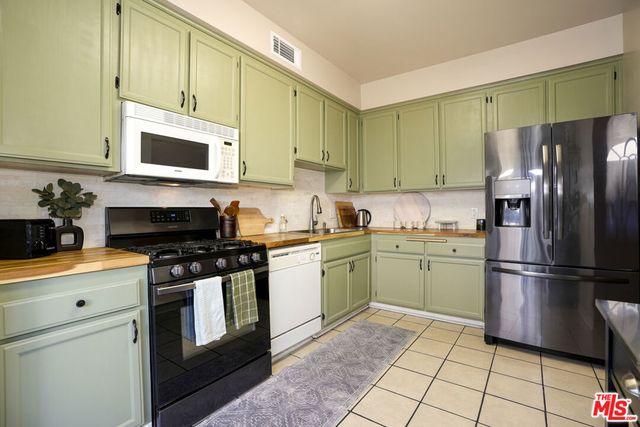 6525 Woodman Avenue 2, Valley Glen, CA 91401