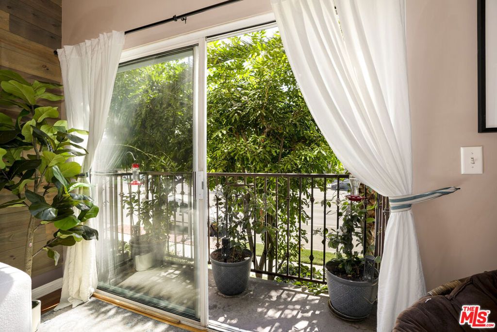 6525 Woodman Avenue 2, Valley Glen, CA 91401 — photo 5