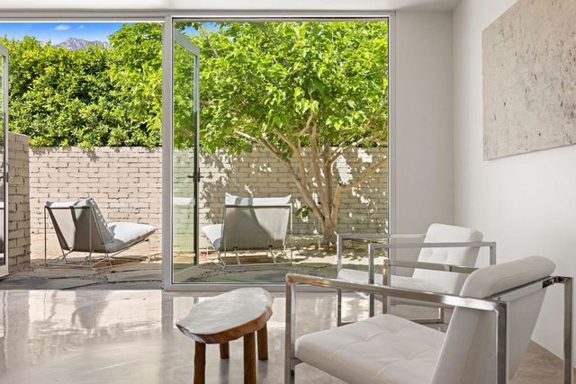 688 E Mel Avenue, Palm Springs, CA 92262