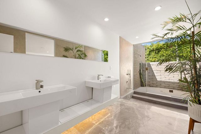 688 E Mel Avenue, Palm Springs, CA 92262