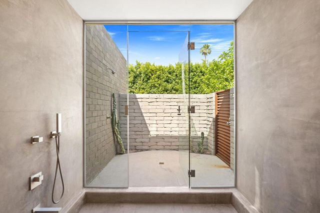688 E Mel Avenue, Palm Springs, CA 92262