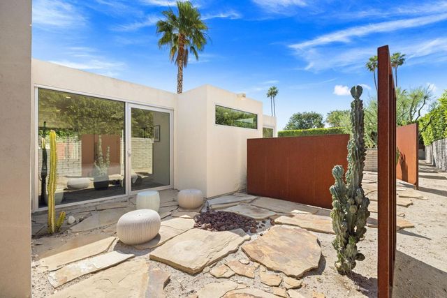 688 E Mel Avenue, Palm Springs, CA 92262