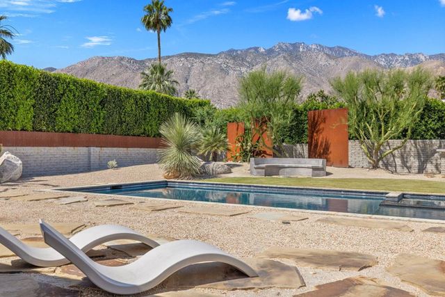 688 E Mel Avenue, Palm Springs, CA 92262