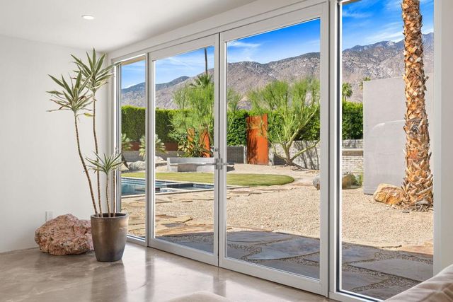 688 E Mel Avenue, Palm Springs, CA 92262