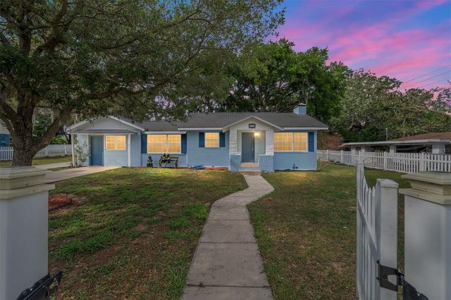 111 E CHARLOTTE AVENUE, Eustis, FL 32726