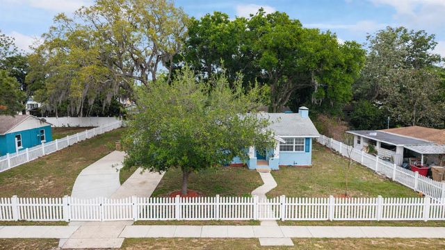 111 E CHARLOTTE AVENUE, Eustis, FL 32726