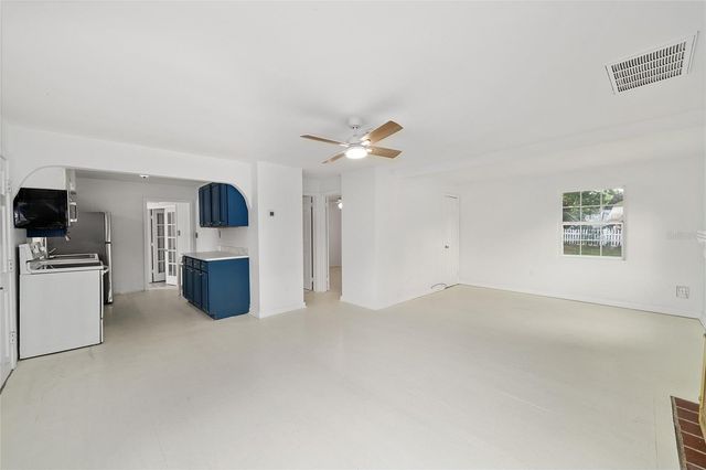 111 E CHARLOTTE AVENUE, Eustis, FL 32726