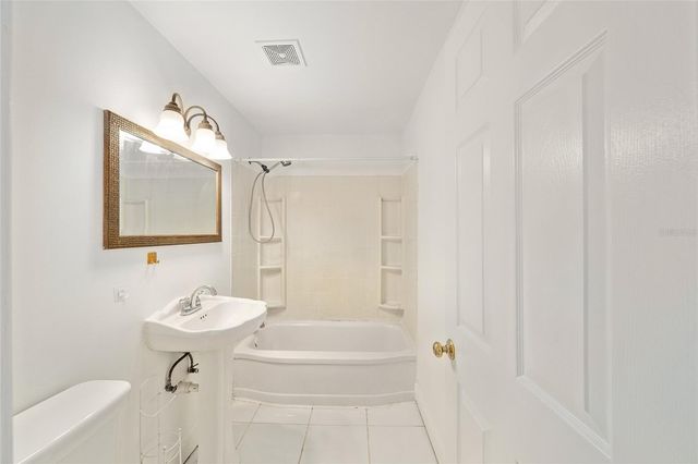 111 E CHARLOTTE AVENUE, Eustis, FL 32726