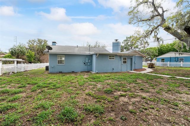 111 E CHARLOTTE AVENUE, Eustis, FL 32726