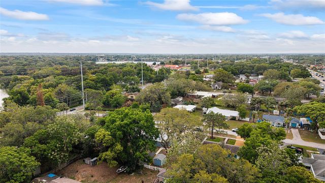 111 E CHARLOTTE AVENUE, Eustis, FL 32726