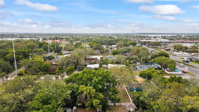 111 E CHARLOTTE AVENUE, Eustis, FL 32726
