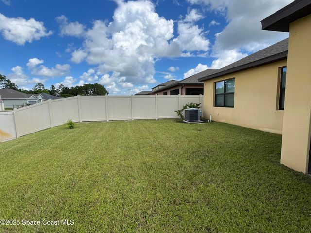 1342 Mineral Loop Drive NW, Palm Bay, FL 32907