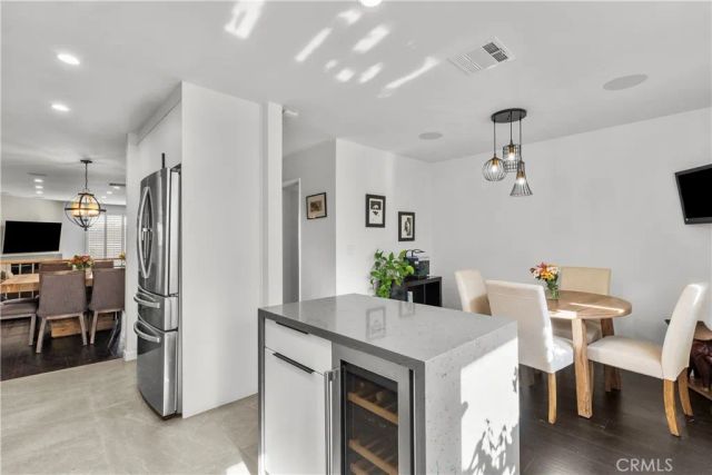 10229 Variel 12, Chatsworth, CA 91311