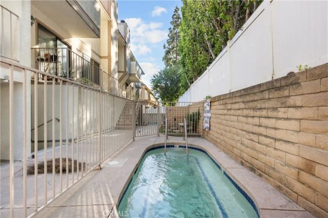 10229 Variel 12, Chatsworth, CA 91311