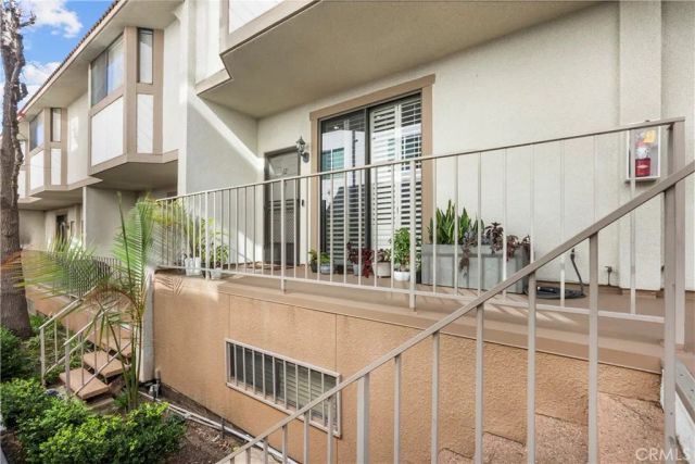 10229 Variel 12, Chatsworth, CA 91311