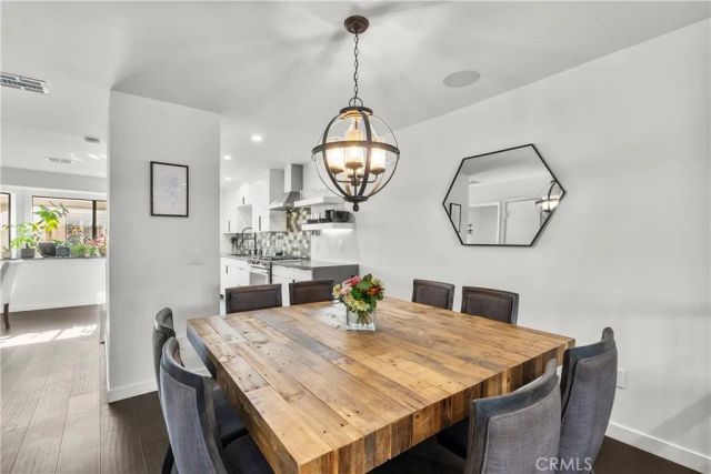 10229 Variel 12, Chatsworth, CA 91311