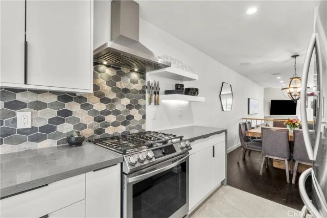 10229 Variel 12, Chatsworth, CA 91311