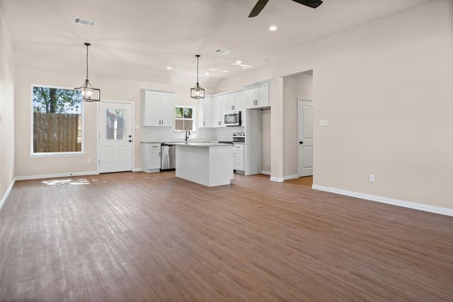 901 SW 10th Street, Mineral Wells, TX 76067