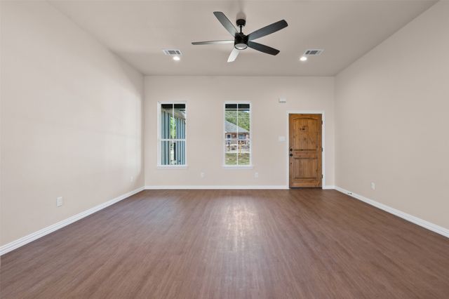 901 SW 10th Street, Mineral Wells, TX 76067