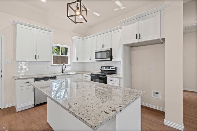 901 SW 10th Street, Mineral Wells, TX 76067