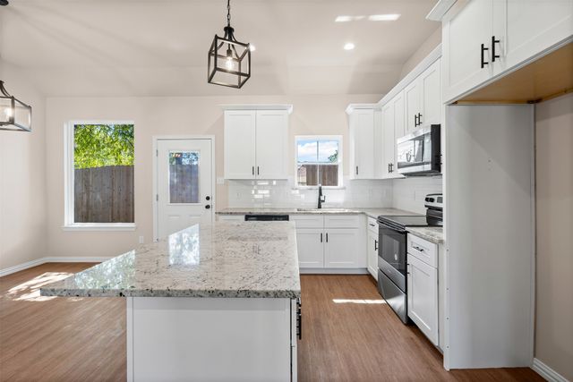 901 SW 10th Street, Mineral Wells, TX 76067