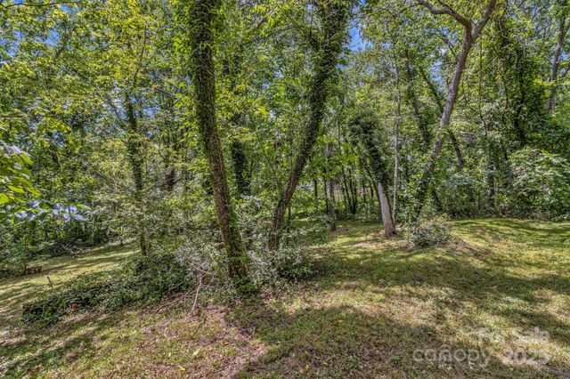 99999 Waters Road 61, Asheville, NC 28805