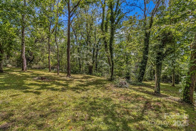 99999 Waters Road 61, Asheville, NC 28805
