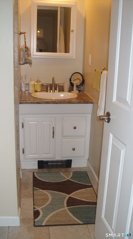 30 Lucy Street, Hamden, CT 06514