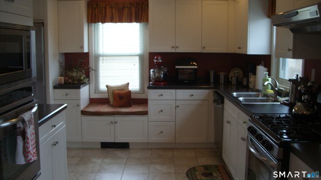 30 Lucy Street, Hamden, CT 06514