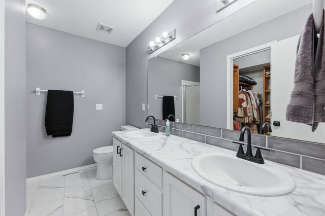 1452 E Sunset Ct, Goddard, KS 67052