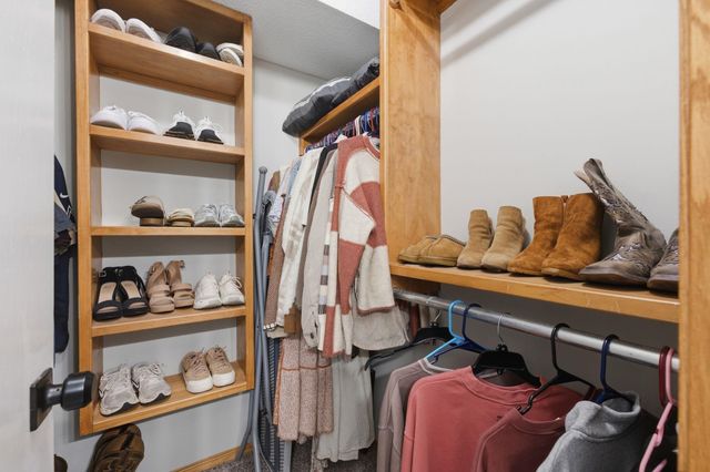 1452 E Sunset Ct, Goddard, KS 67052