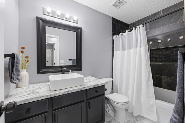 1452 E Sunset Ct, Goddard, KS 67052